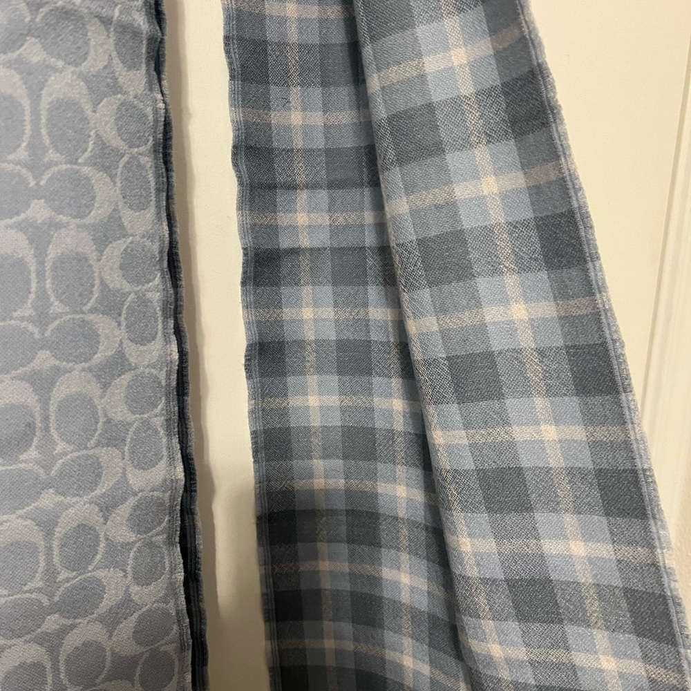 New COACH scarf - Picture 4 of 4